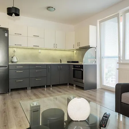 3 Luxury With Private Parking Apartment Kosice